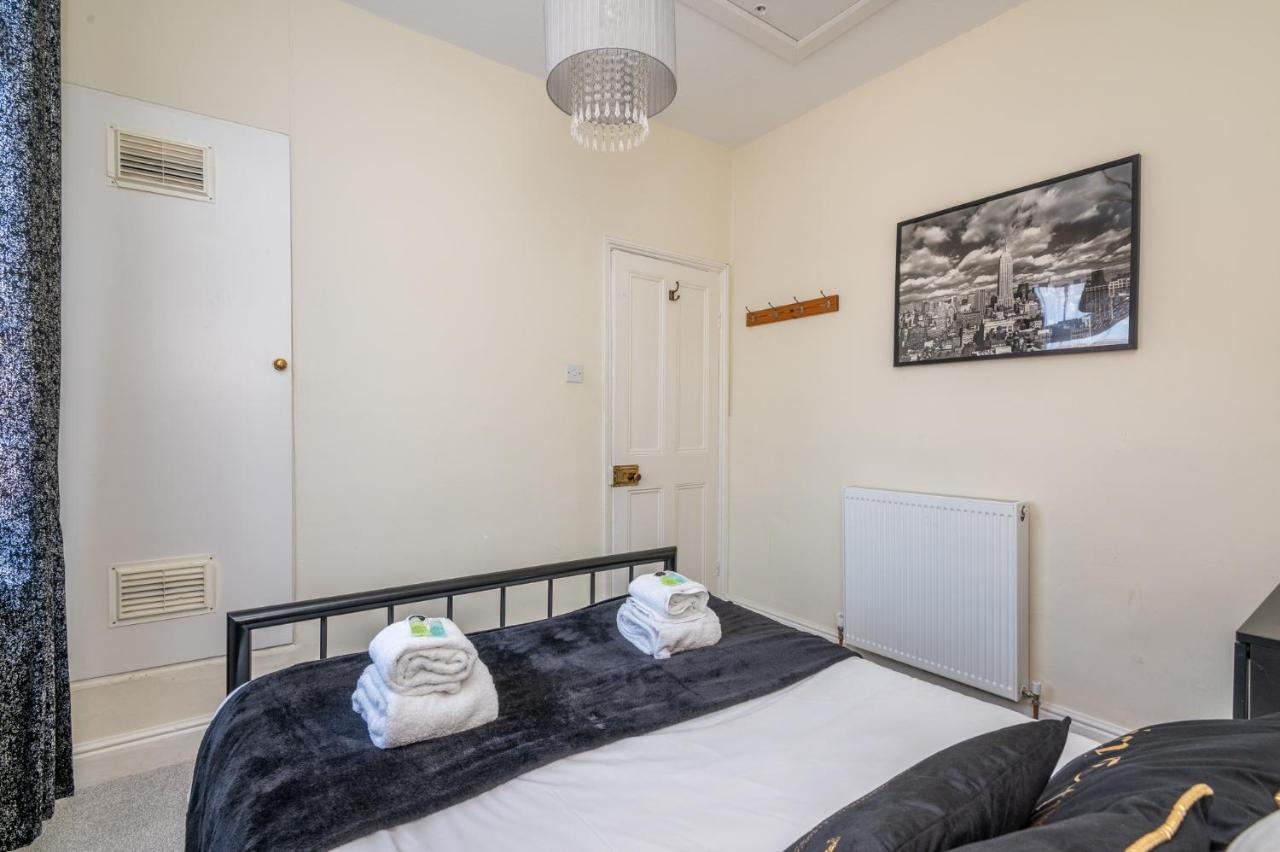 Cosy & Central Victorian House - Pass The Keys York Bagian luar foto